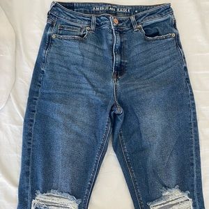 American Eagle high rise MOM JEANS
